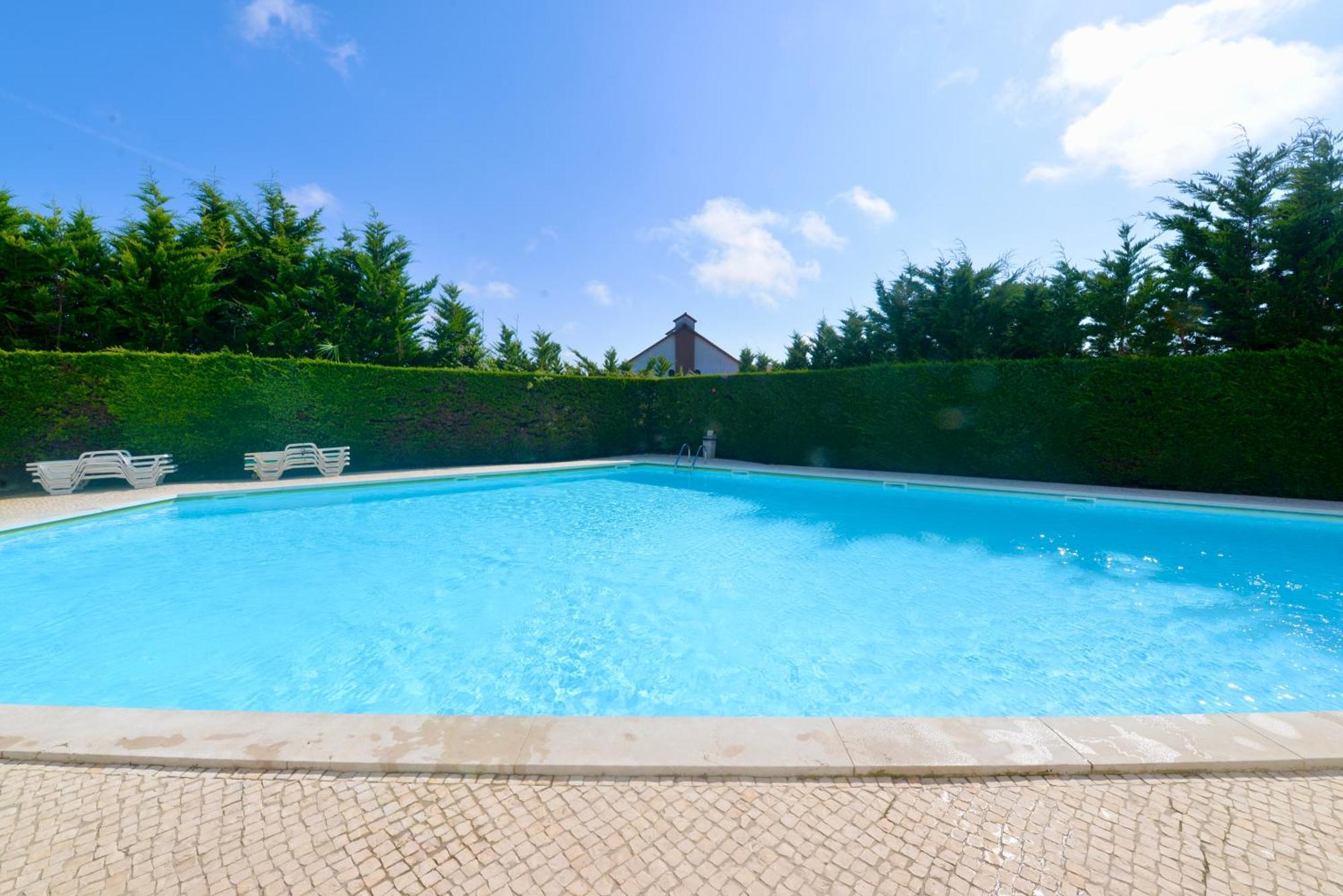 Pebble - 1 Bedroom Apartment Sleeps 5 With Pool & Tennis Court เซามาร์ทินโญโดปอร์โต ภายนอก รูปภาพ